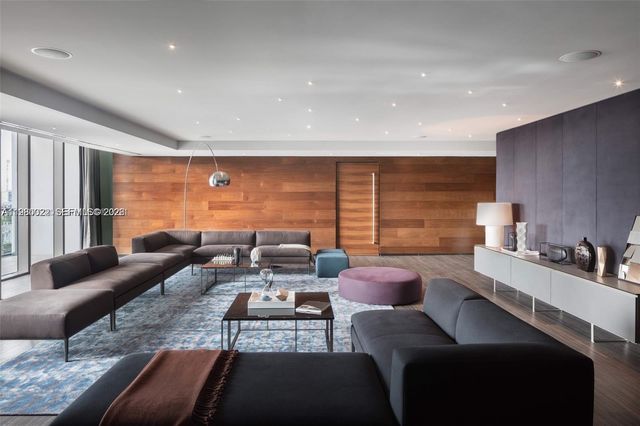 88 SW 7th St 2706, Miami, FL 33130