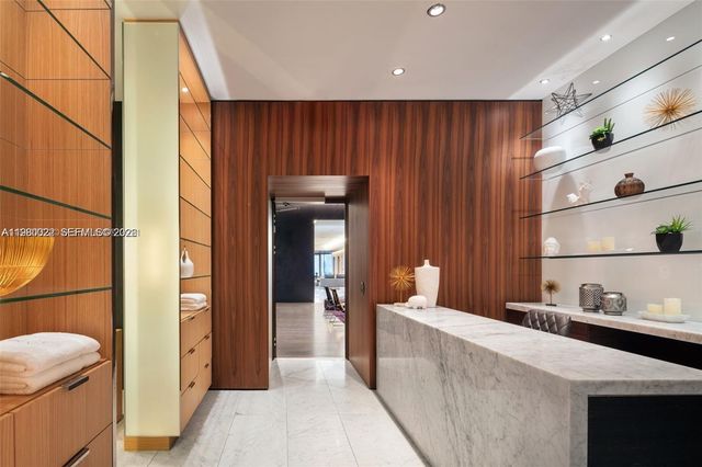 88 SW 7th St 2706, Miami, FL 33130