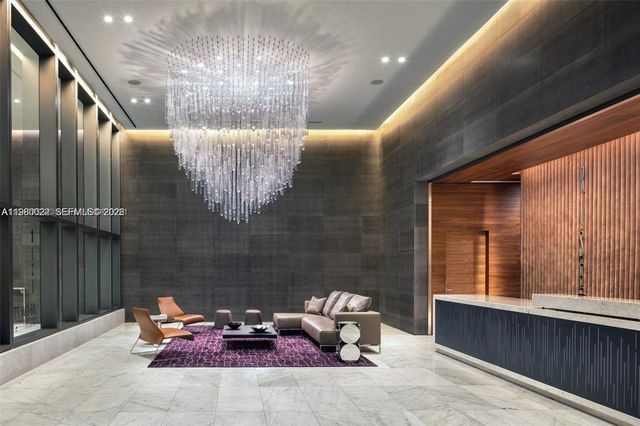 88 SW 7th St 2706, Miami, FL 33130