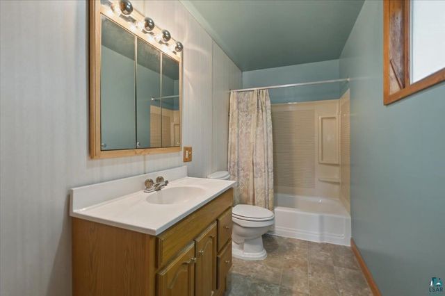 2722 E 4th St, Superior, WI 54880