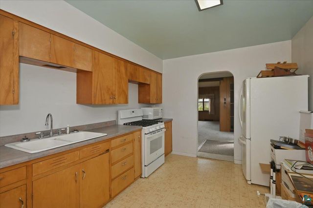 2722 E 4th St, Superior, WI 54880