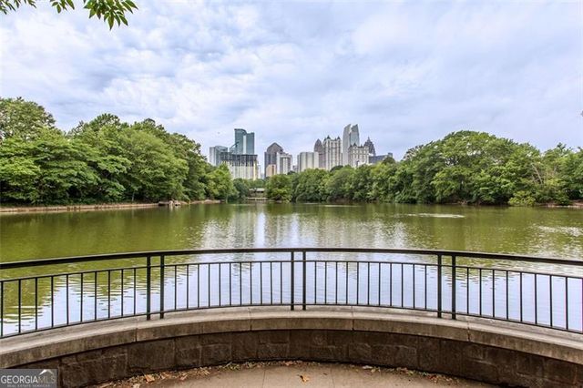 323 8th St NE 9, Atlanta, GA 30309
