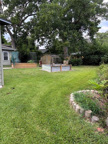 4435 11th Street, Bacliff, TX 77518