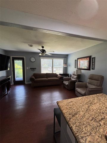 4435 11th Street, Bacliff, TX 77518