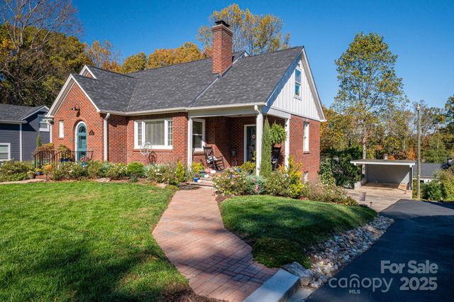 628 W 8th Street, Newton, NC 28658