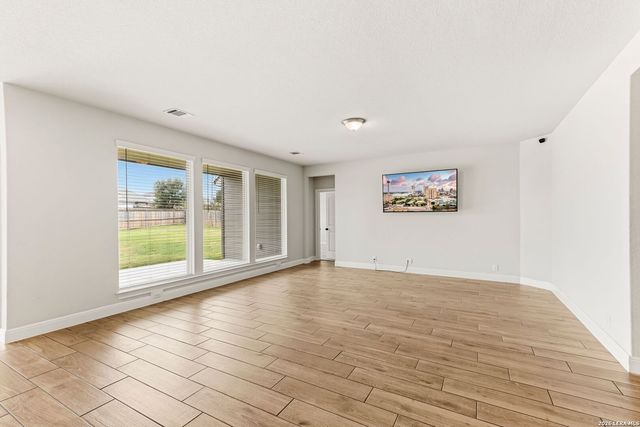 325 Waterford, Cibolo, TX 78108