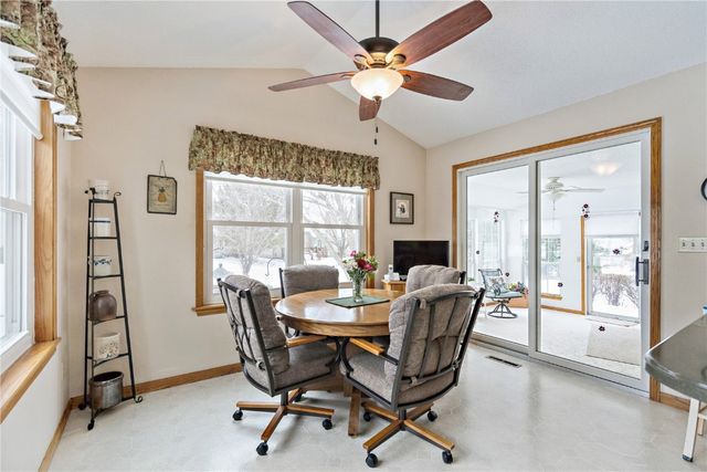 7320 Hampshire Drive NE, Cedar Rapids, IA 52402