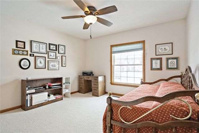 7320 Hampshire Drive NE, Cedar Rapids, IA 52402