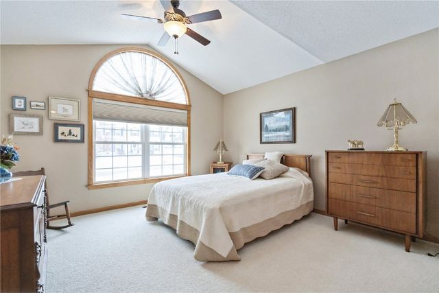 7320 Hampshire Drive NE, Cedar Rapids, IA 52402