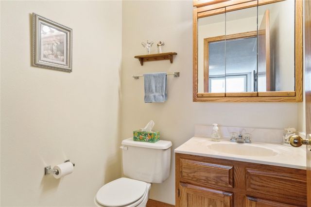 7320 Hampshire Drive NE, Cedar Rapids, IA 52402