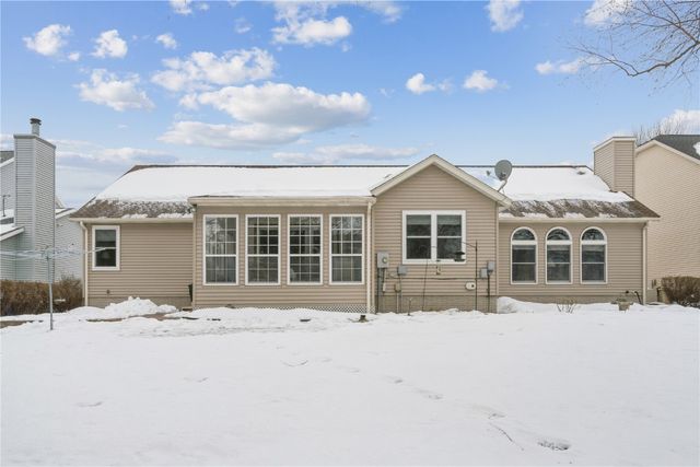 7320 Hampshire Drive NE, Cedar Rapids, IA 52402