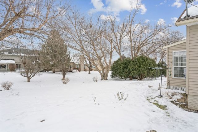 7320 Hampshire Drive NE, Cedar Rapids, IA 52402