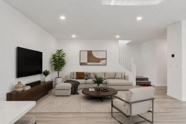10431 Angsley Dr, Elk Grove, CA 95757