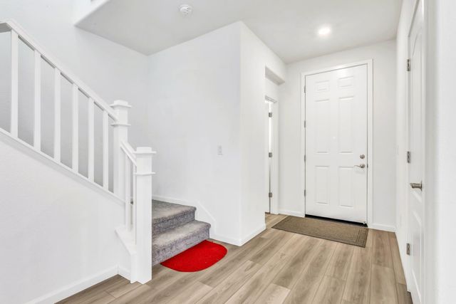10431 Angsley Dr, Elk Grove, CA 95757