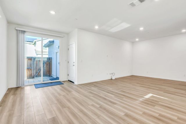 10431 Angsley Dr, Elk Grove, CA 95757