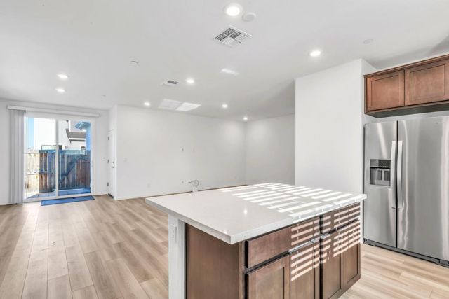 10431 Angsley Dr, Elk Grove, CA 95757