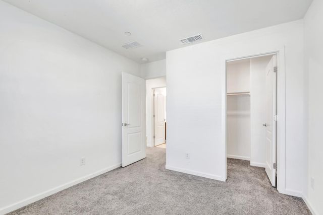 10431 Angsley Dr, Elk Grove, CA 95757