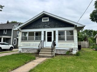 814 E Sheridan Avenue, Des Moines, IA 50316