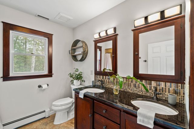71 Deerwood Hollow, Chester, NH 03036