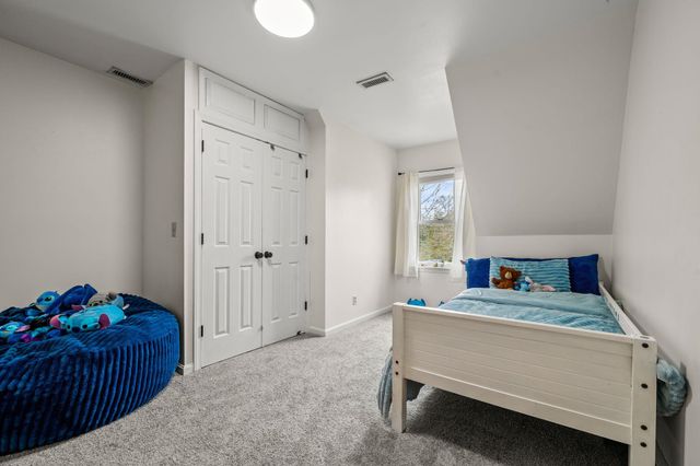 71 Deerwood Hollow, Chester, NH 03036