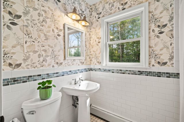 71 Deerwood Hollow, Chester, NH 03036