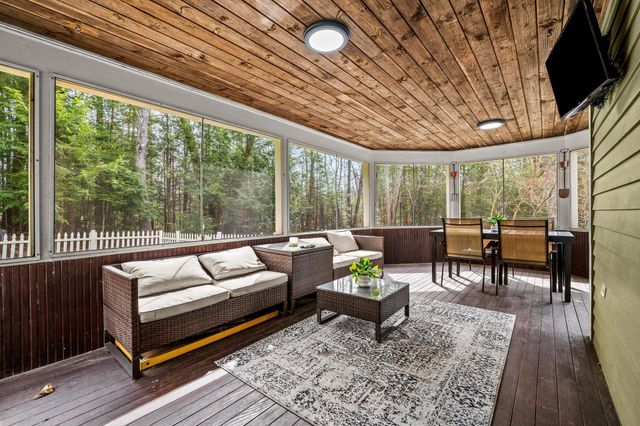 71 Deerwood Hollow, Chester, NH 03036