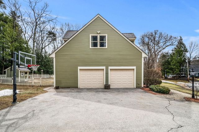 71 Deerwood Hollow, Chester, NH 03036