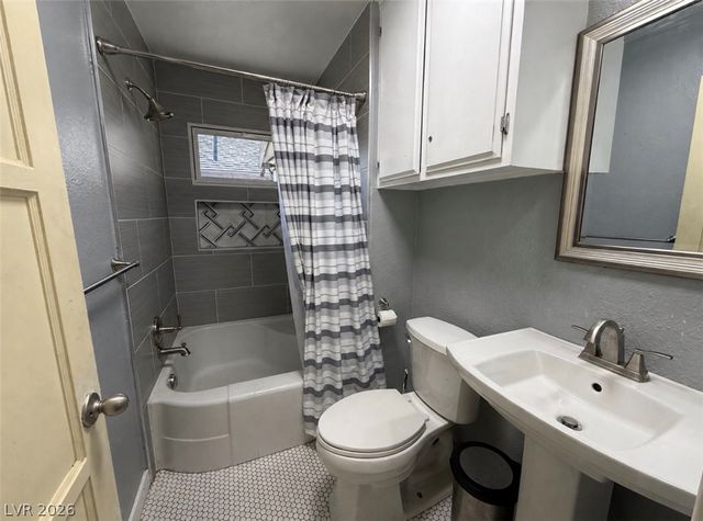 1037 Bracken Avenue, Las Vegas, NV 89104