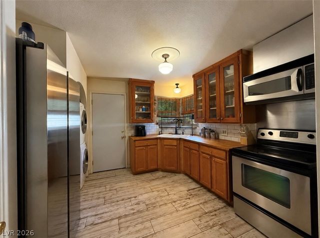 1037 Bracken Avenue, Las Vegas, NV 89104