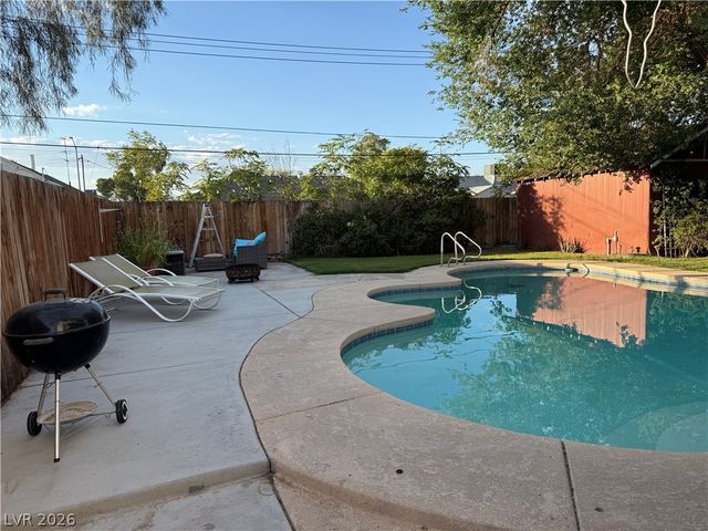 1037 Bracken Avenue, Las Vegas, NV 89104