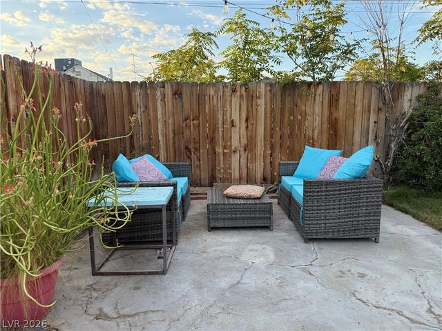 1037 Bracken Avenue, Las Vegas, NV 89104