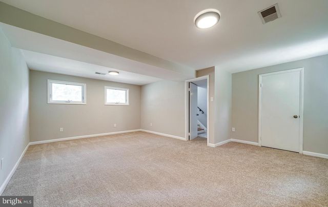 5116 AMPTHILL DR, Alexandria, VA 22312