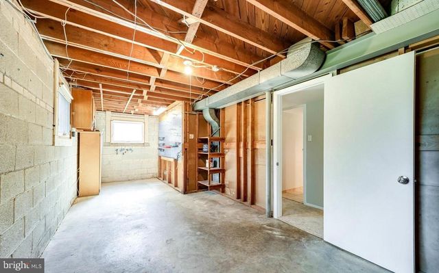 5116 AMPTHILL DR, Alexandria, VA 22312