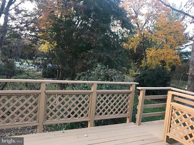 5116 AMPTHILL DR, Alexandria, VA 22312