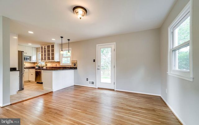 5116 AMPTHILL DR, Alexandria, VA 22312