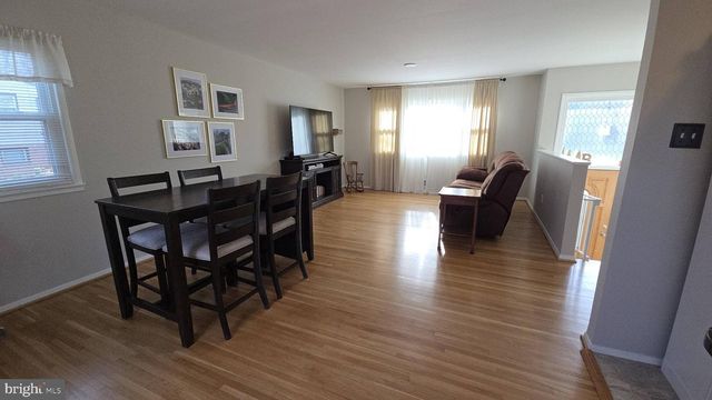 5116 AMPTHILL DR, Alexandria, VA 22312