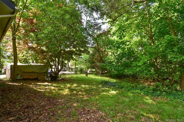 82 Cherry Road, Rocky Point, NY 11778