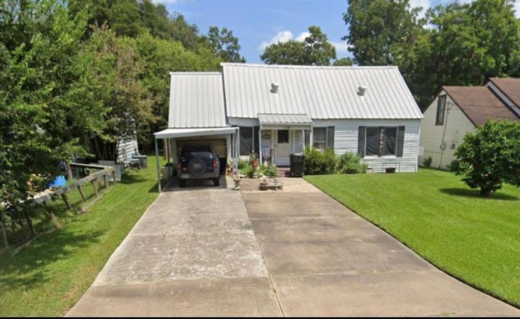 156 Hilldale Drive, Nederland, TX 77627