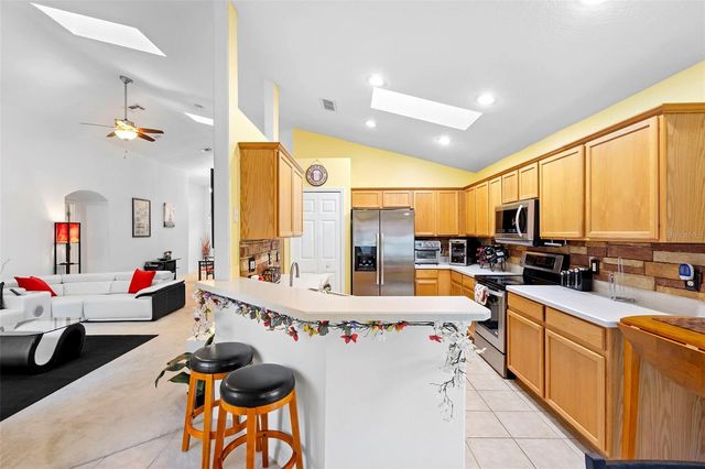 2633 AUTUMN CREEK CIRCLE, Kissimmee, FL 34747