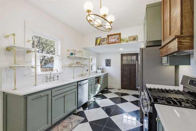 2233 Fairmount Avenue, Fort Worth, TX 76110