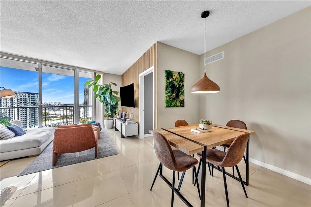 1750 N Bayshore Dr 2015, Miami, FL 33132