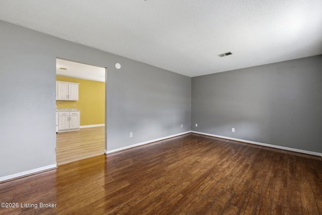 918 Austin Dr, Radcliff, KY 40160