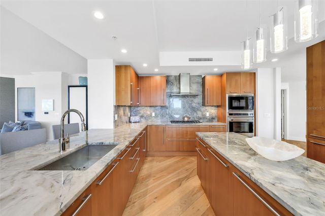 13675 VANDERBILT DRIVE 605, Naples, FL 34110