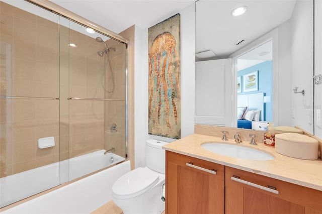 13675 VANDERBILT DRIVE 605, Naples, FL 34110