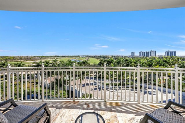 13675 VANDERBILT DRIVE 605, Naples, FL 34110