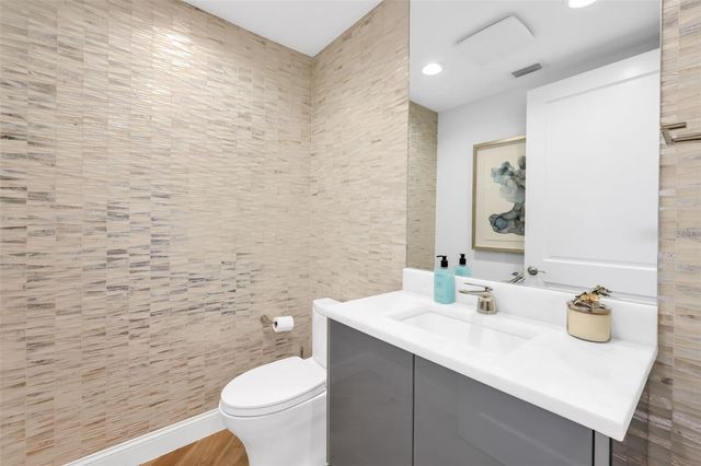 13675 VANDERBILT DRIVE 605, Naples, FL 34110