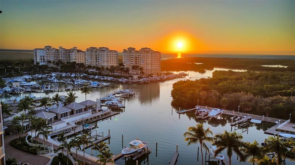 13675 VANDERBILT DRIVE 605, Naples, FL 34110