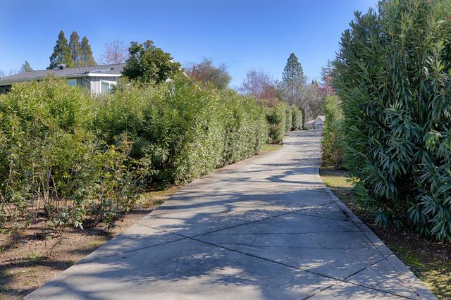 23976 Balsam Ct, Auburn, CA 95602