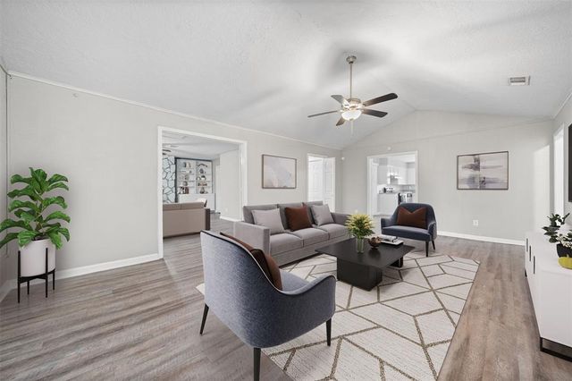 208 Timber Lane, Baytown, TX 77520