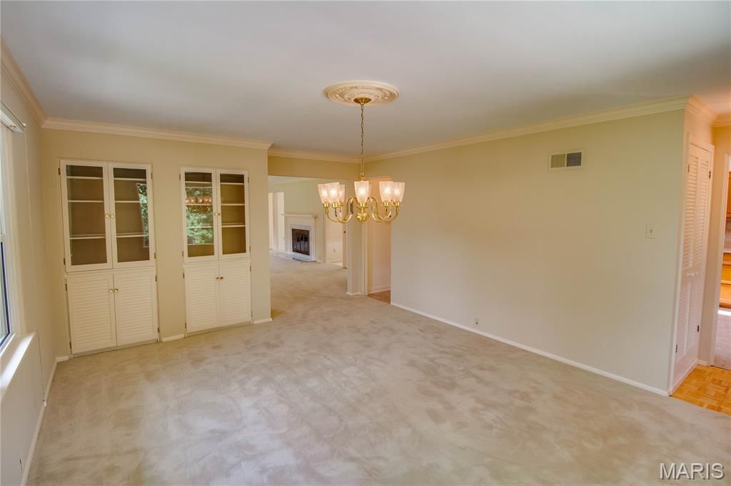 Image 18 of property listing at 20 Fairmount Drive, Alton, IL 62002